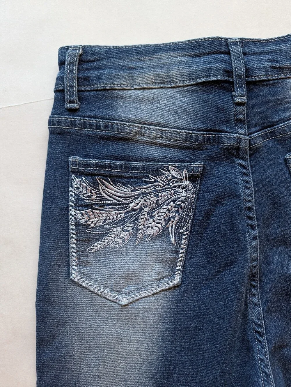 Y2K High Waisted Embroidered Wing Pocket Pedal Pushers Jorts SMALL Blue